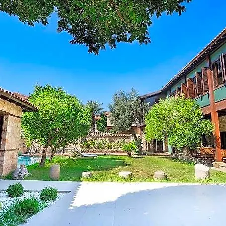 House 5 Ξενοδοχείο 4*