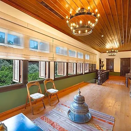 House 5 Ξενοδοχείο 4*