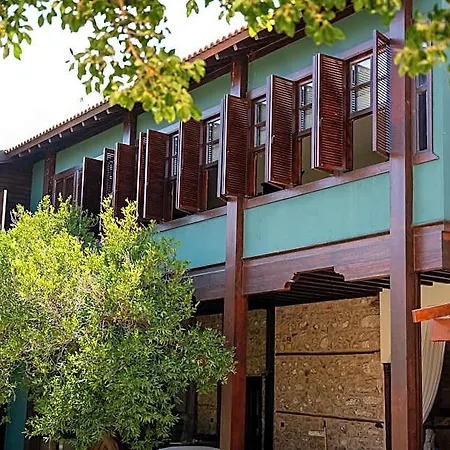 House 5 Ξενοδοχείο 4*