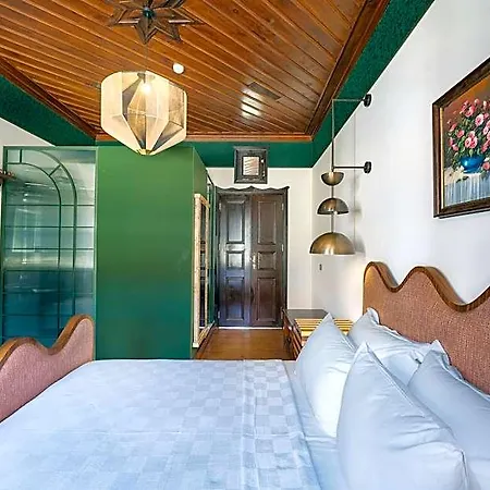 House 5 4*