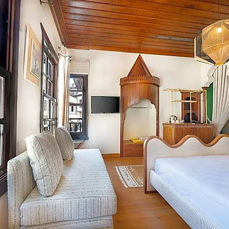 House 5 4*