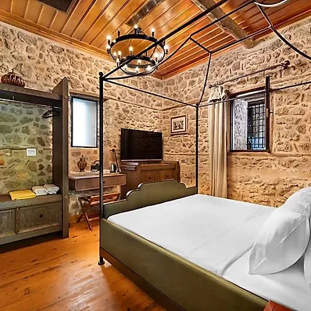 House 5 4* Αττάλεια