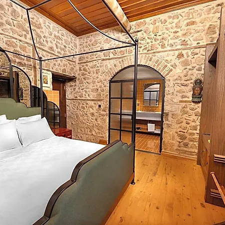 House 5 Ξενοδοχείο 4*