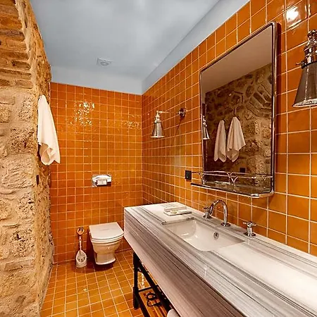House 5 Hotel